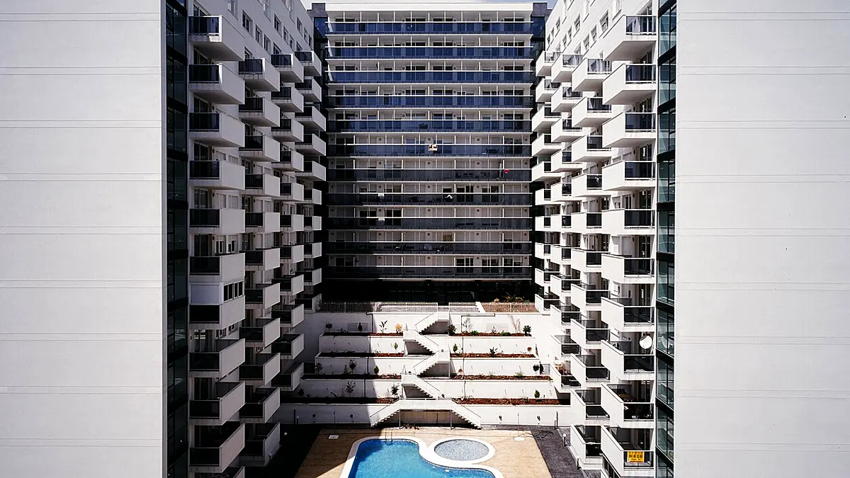 Resort residencial con piscina central para línea de hoteles resorts y condominios
